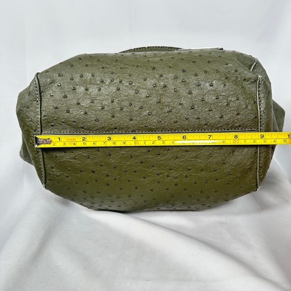 LouenHide tote bag vegan leather ostrich texture roomy carryall with pouch green - Picture 13 of 16